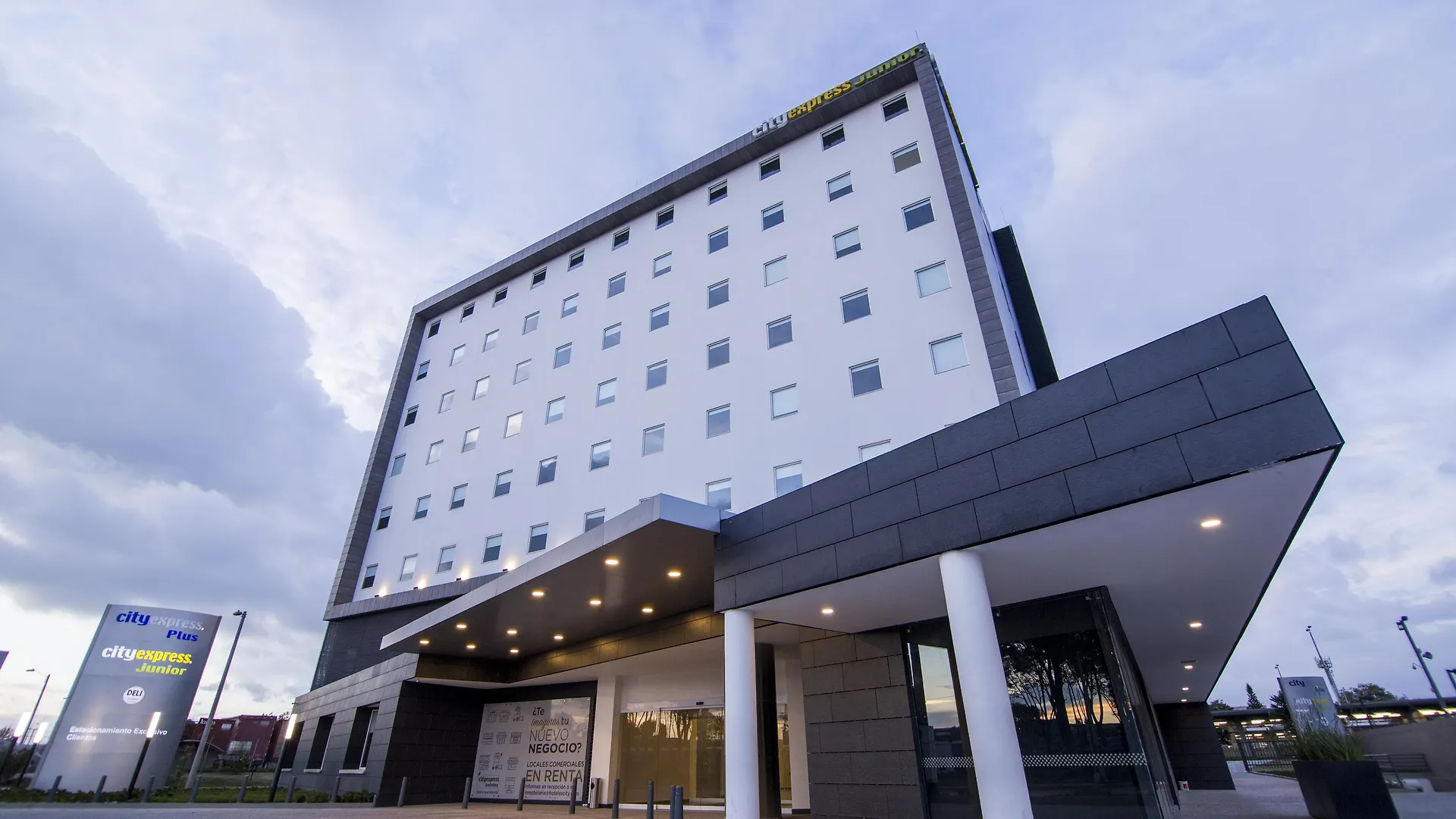 City Express Junior Bogota Aeropuerto Hotel