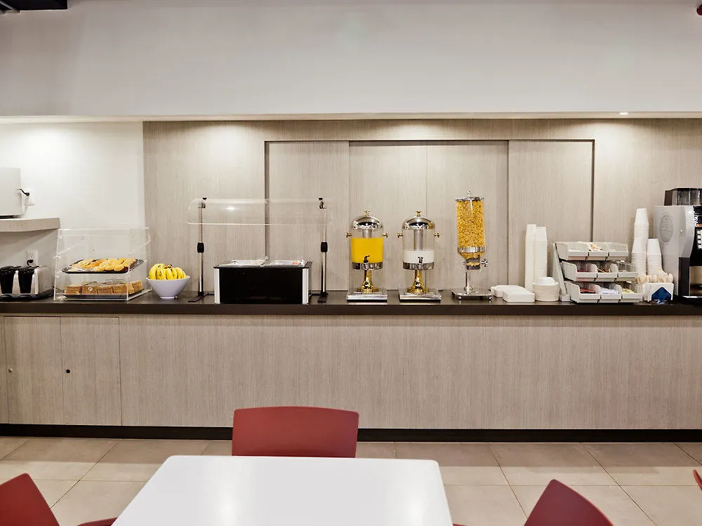 City Express Junior Bogota Aeropuerto Hotel