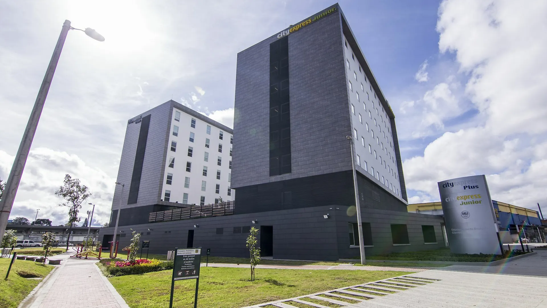 City Express Junior Bogota Aeropuerto Hotel
